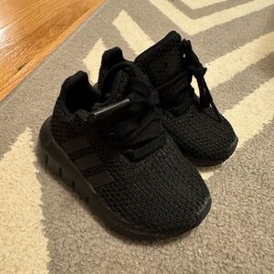 Adidas toddler othrolite sneakers 4C